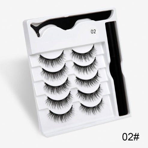A Pair Of False Eyelashes - Olive Eden